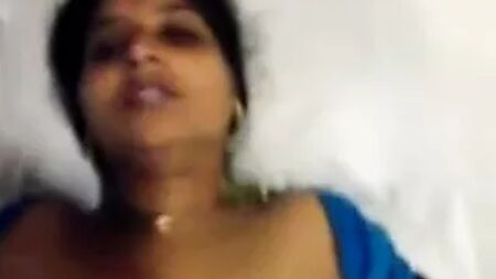 Una tía telugu se acuesta con un soltero, mira el vídeo