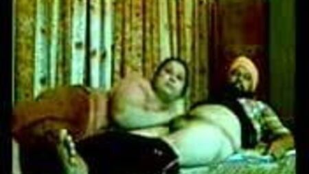Un sikh punjabi con una tía