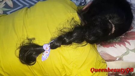 La nueva cuñada desi, guapa y sexy, llamó por teléfono a su novio, que tiene una polla enorme, a su casa; el audio se oye perfectamente
