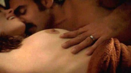 Las tetas al aire de Olivia Wilde en «Vinyl» en ScandalPlanetCom