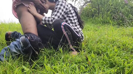 Sexo duro de una cuñada desi con su marido
