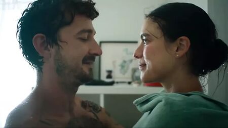 Margaret Qualley, «Ámame como me odias», escenas de sexo desnuda