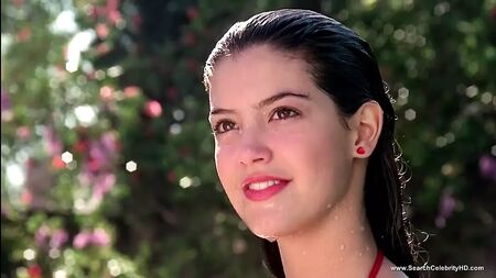 Phoebe Cates desnuda - «La fiesta de los 18» - HD