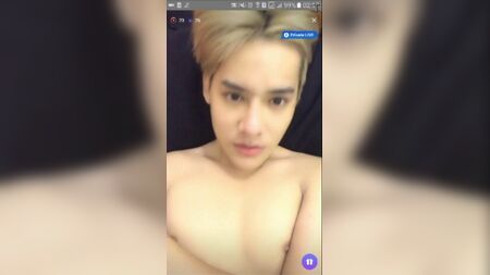 Chicos guapos y sexys de la comunidad gay de Vietnam