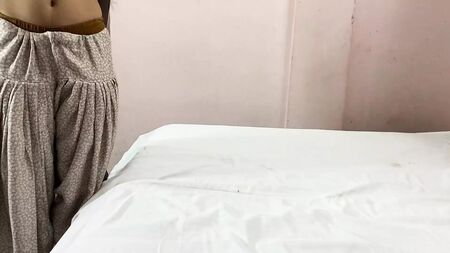 La primera vez que una chica del pueblo tiene relaciones sexuales