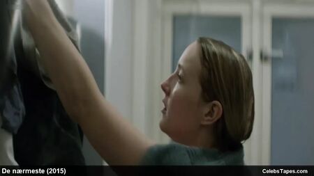 Escenas de sexo duro y desnudos de Ine Marie Wilmann