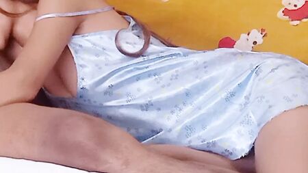 Indo Viral se prostituye porque necesita una polla grande