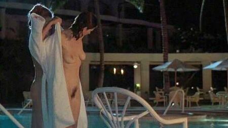 Escena de desnudo de Stephanie Niznik y Dana Delany - ScandalPlanetCom