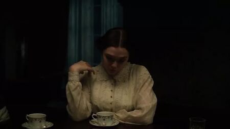 Elizabeth Olsen: en una escena de sexo secreta (2013)