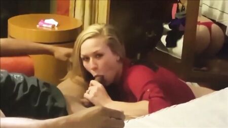 Esposa sexy amateur en una relación interracial de cornudo