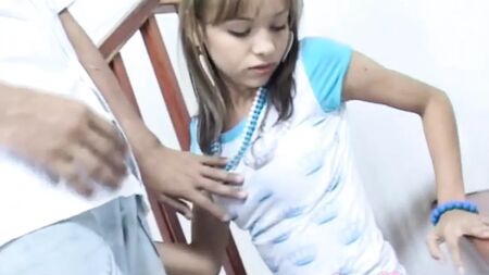 Selina, cubierta de semen después de chuparla y follarla