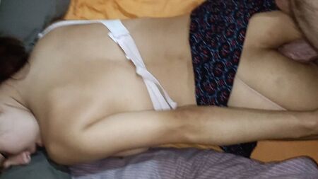 La novia de mi amigo quiere probar el sexo anal con mi gran polla para que no le duela con su novio
