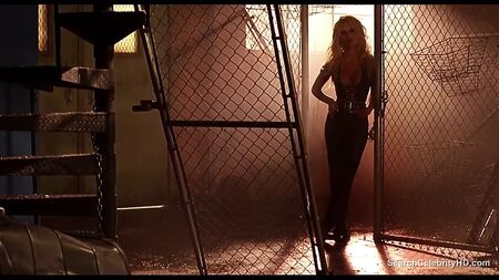 Pamela Anderson desnuda - Barb Wire