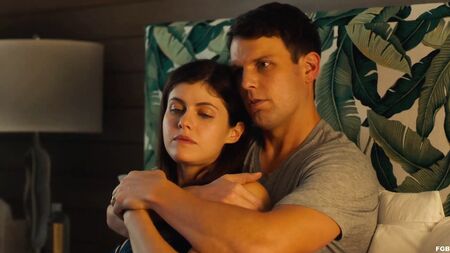 Alexandra Anna Daddario - «The White Lotus», temporada 1, episodio 1