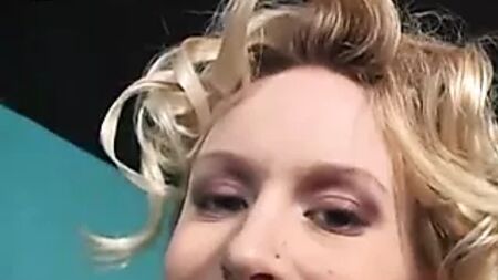 Actrices porno diciendo obscenidades. Es absolutamente repugnante