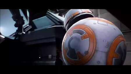 Rey follada por una máquina sexual