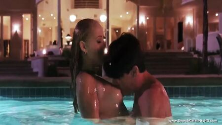 Escenas de desnudo de Elizabeth Berkley - Showgirls - HD