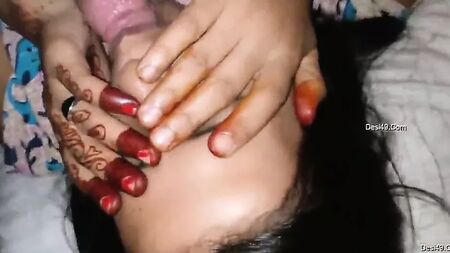 Una tímida esposa desi hace una mamada, audio en hindi, parte 5