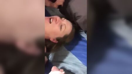 El marido que deja que se follen a su mujer