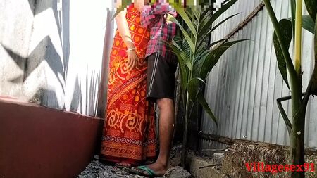 Sonali: Sexo al aire libre y duro (Vídeo oficial de Villagesex91)