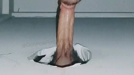 Maxo Casado viene a vaciarse en mi Gloryhole (Oporto)