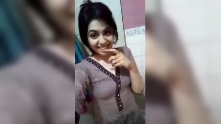 Espectáculo de desnudos de una chica tamil