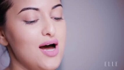 Bollywood heroine Sonakshi Sinha xxx video