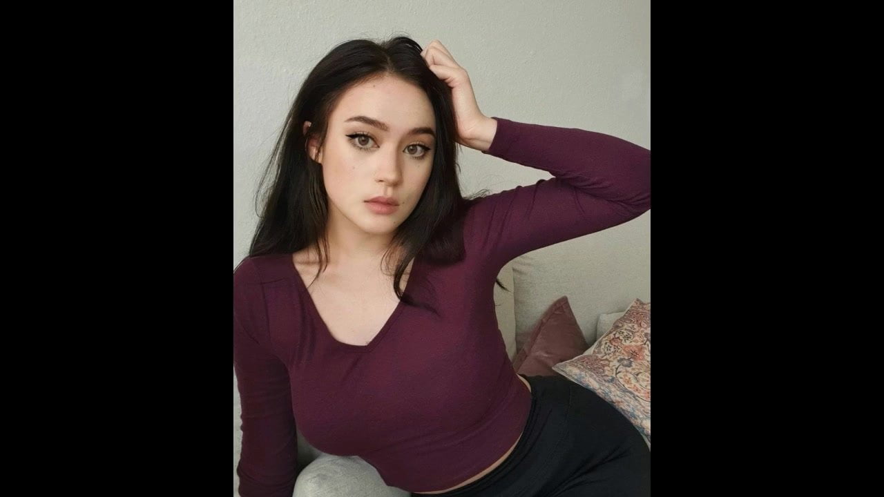 Jade Anh se masturba