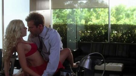 Escena de lencería sexy de Scarlett Johansson en ScandalPlanet.Com