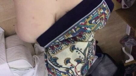 Hatice, la infeliz mujer con turbante, se acuesta con su novio. Sexo turco