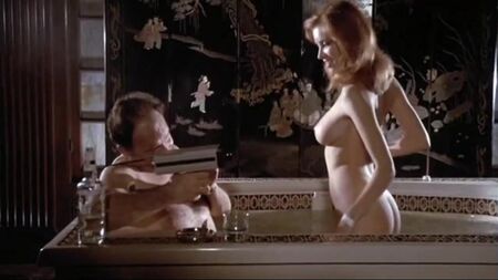 MONIQUE GABRIELLE Y MARCIA KARR DESNUDAS (1983)