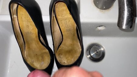 Mi novia negra vuelve a ponerse los tacones de trabajo