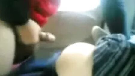 Trío kuwaití follando en el coche - ASW020