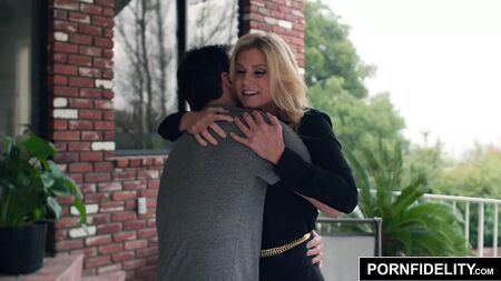 PORNFIDELITY: La MILF cachonda India Summer tiene una fantasía tabú