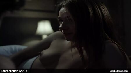 Vídeo de sexo caliente y desnudos de Jessica Barden y Jodhi May