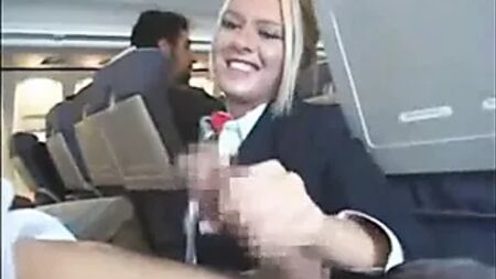 Masturbación y mamada de una azafata