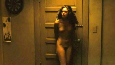 Las tetas y el vello púbico de Alexa Davalos al desnudo en ScandalPlanetCom