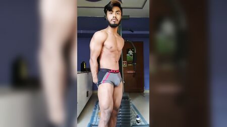 Chico de gimnasio desi