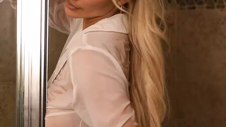 Vídeo de desnudos de Lindsey Pelas en OnlyFans