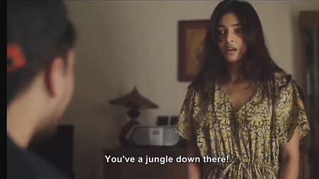 La actriz Radhika Apte está mostrando su vagina