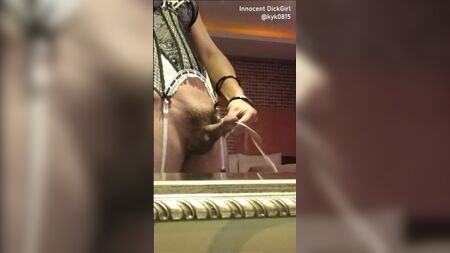 Innocent DickGirl - La corrida de YK n.º 1