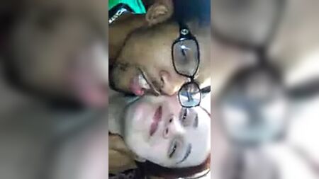 Aditya, chico de compañía en Bhubaneswar