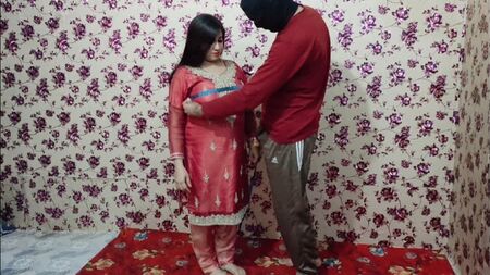 «Indian Tailor» es la seducción de Khobsorat Bhabhi