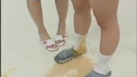 2 chicas, 1 dedo: las mejores escenas impactantes