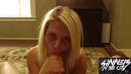 SEDUCIENDO A TU ATRACTIVA HIJA POLITRATADA - AUBREY GOLD