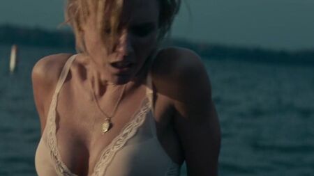 Nicky Whelan - Inconcebible (2017)