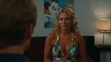 Recopilación de desnudos de Nicky Whelan en «Hall Pass»
