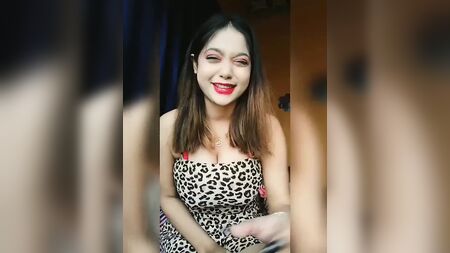 Nuevo vídeo de «Call Me Sherni», la encantadora Ghosh