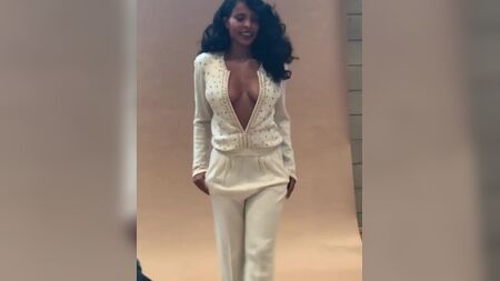 ¡¡¡Sanaa Lathan, muy sexy, entre bastidores!!!! 2019
