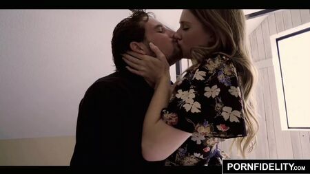 PORNFIDELITY: Ashley Lane no puede dejar de correrse